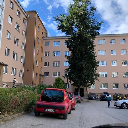 Riia 10, 2-Bedroom Apartment - 2 Big Beds 1 Extra Bed-Parking Free Tartu Eksteriør billede