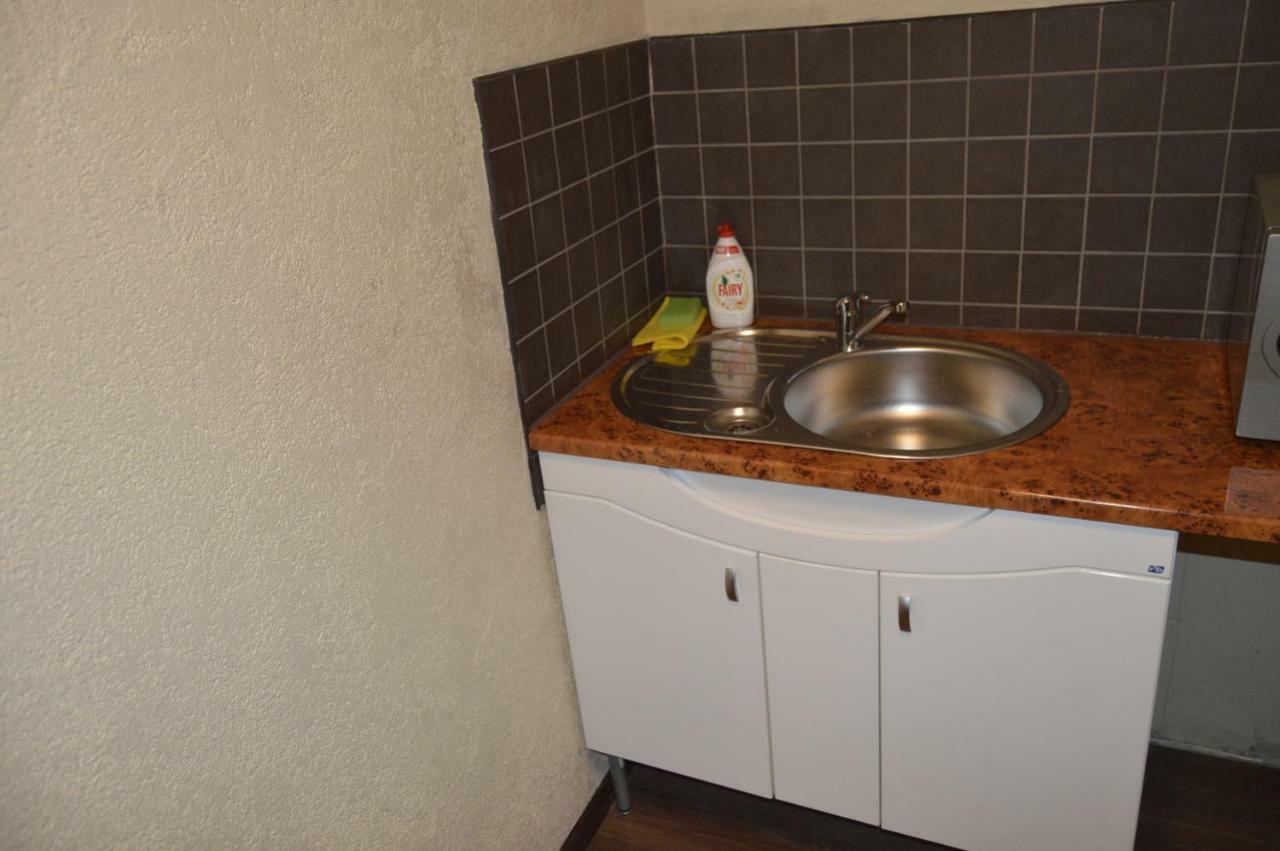 Riia 10, 2-Bedroom Apartment - 2 Big Beds 1 Extra Bed-Parking Free Tartu Eksteriør billede